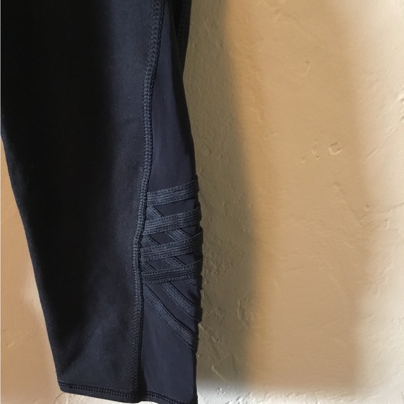 NWT Maurices inMotion Capri Athletic Workout Yoga Sport Leggings - Picture 2 of 8